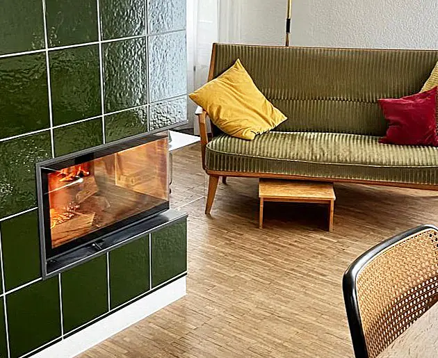 Kachelofen Altgrün 3 bearbeitet.jpg