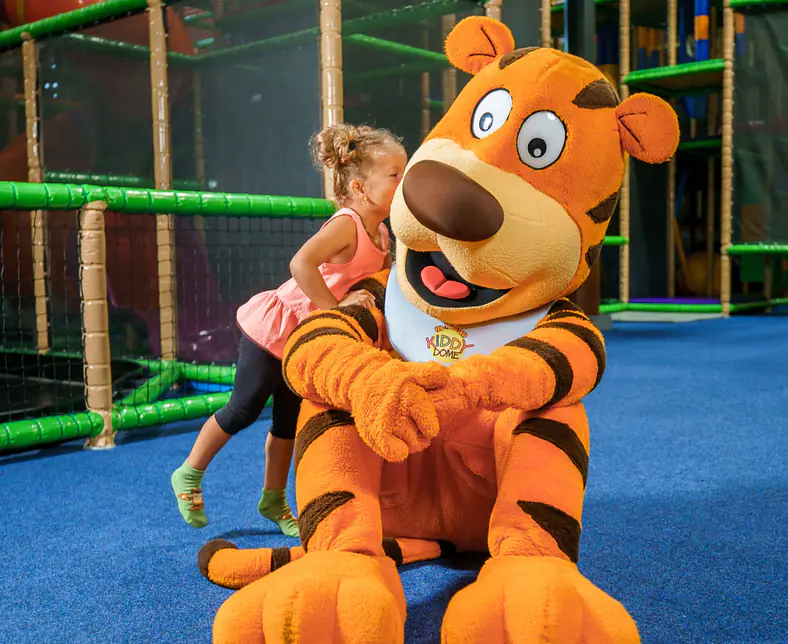 kiddydome-swiss-family-center-rohrbach-maskottchen-021.jpg