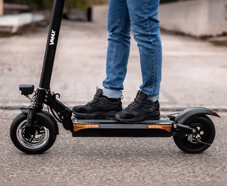 VMAX-E-Scooter-R25-Performance-5.jpg
