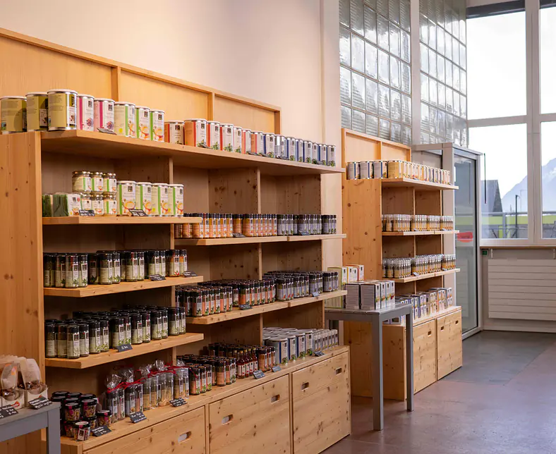 swiss-alpine-herbs-produkte-laden-daerstetten.jpg