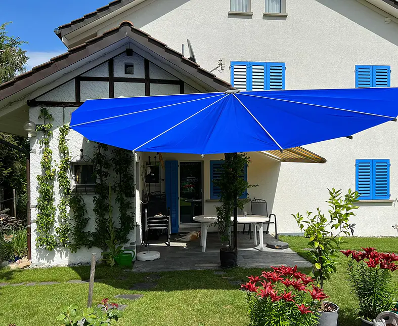 beweglicher Fächer gegen Abendsonne als Ergänzung zu Sonnenstore.jpg