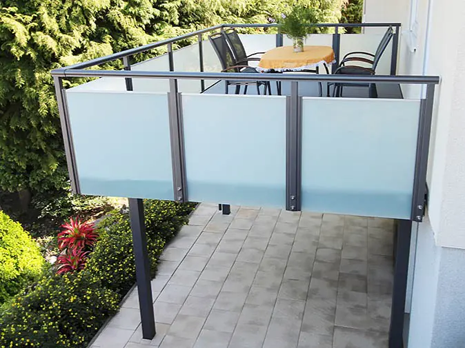 Anbaubalkone, Zäune, Sichtschutz