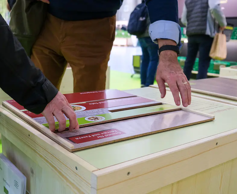 5_Spielfläche mit Steinen_klein.jpg