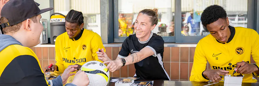 AUTOGRAMMSTUNDE mit YB-Spieler:innen