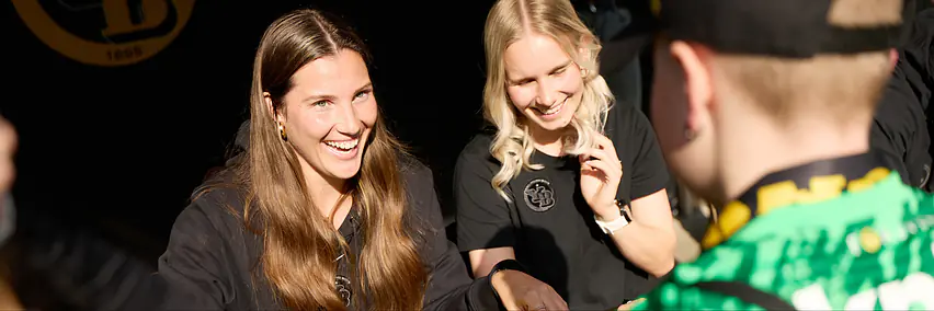 AUTOGRAMMSTUNDE mit Spielerinnen der YB Frauen