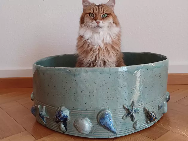 Katzentoilette aus Keramik