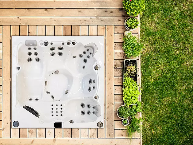 WHIRLCARE Whirlpool